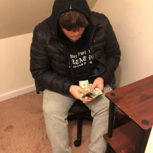 Meet your Posher, Cameron